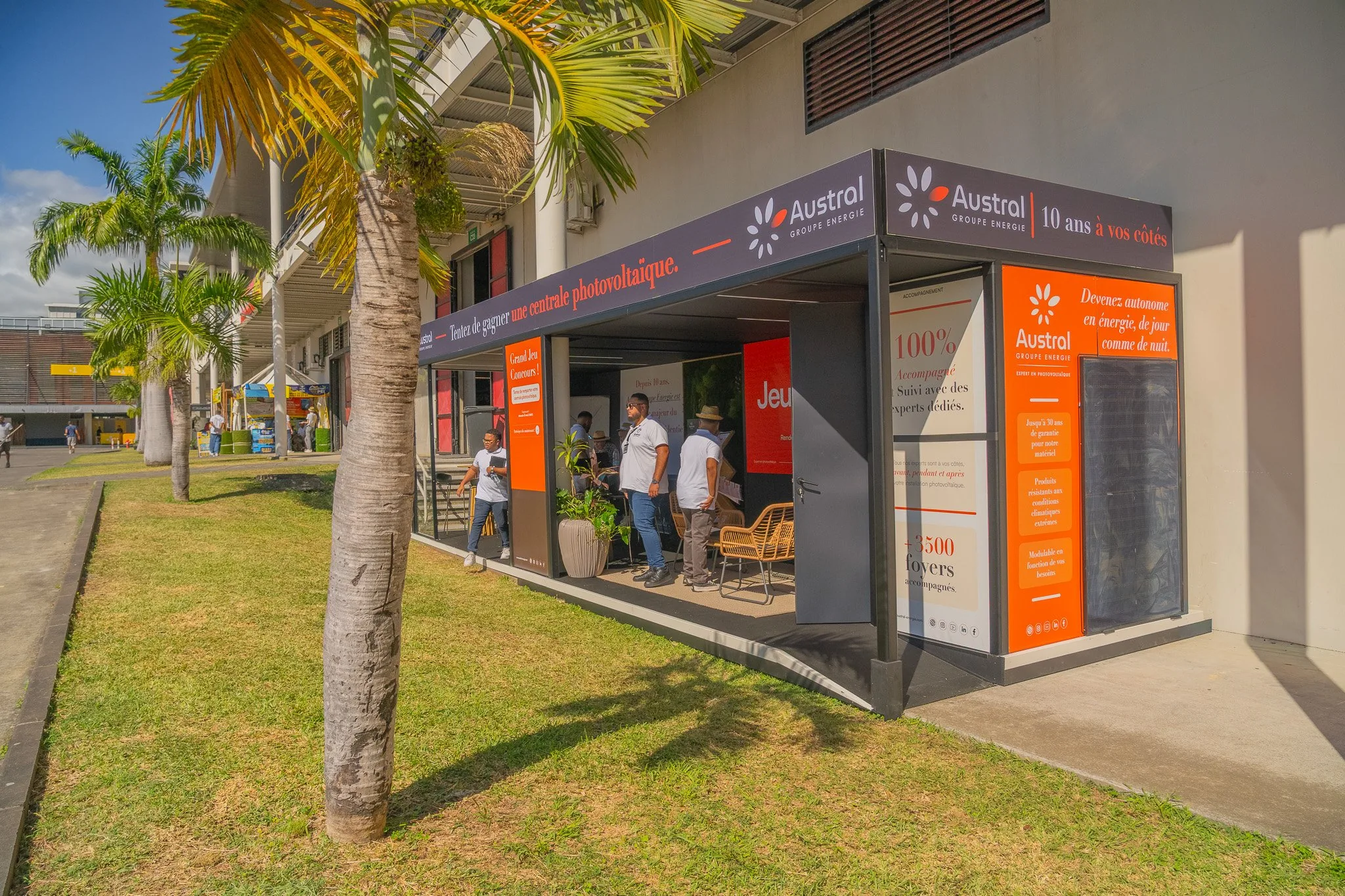 Stand Austral Groupe Énergie « 10 ans à vos côtés », La Réunion — vue d'ensemble